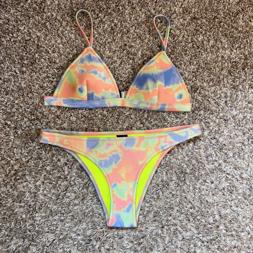 triangl tie dye bikini